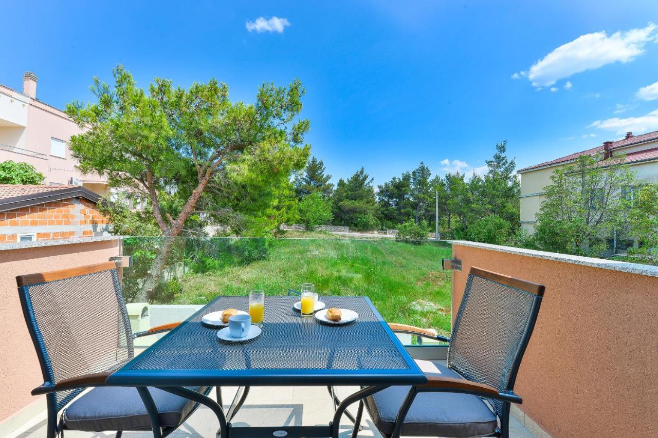 Cascada Villas With Private Jacuzzi And Private Parking ستاريغغاد باكلينتسا المظهر الخارجي الصورة