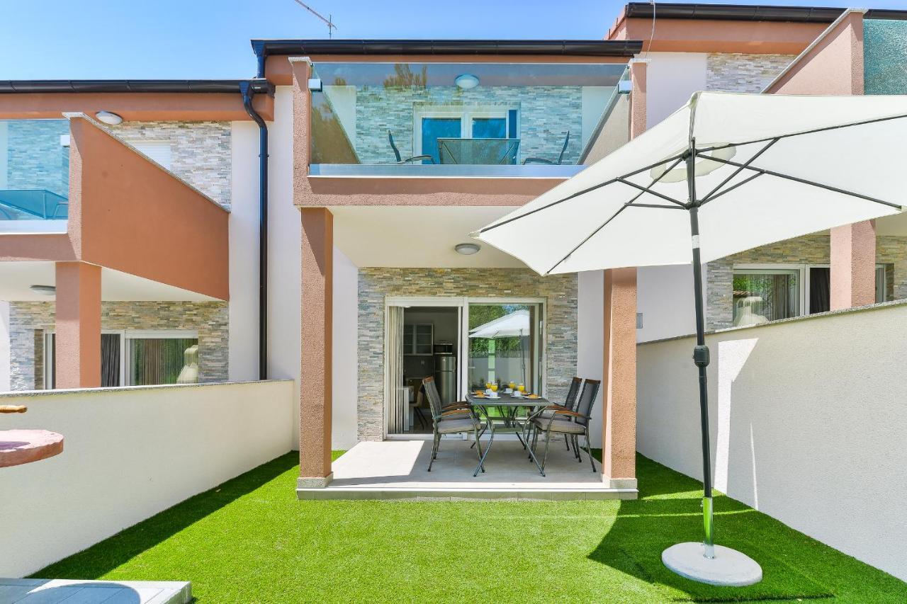Cascada Villas With Private Jacuzzi And Private Parking ستاريغغاد باكلينتسا المظهر الخارجي الصورة