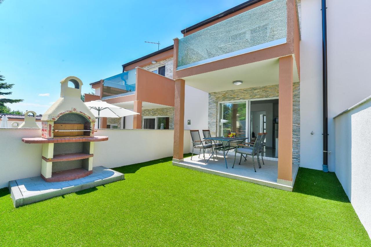 Cascada Villas With Private Jacuzzi And Private Parking ستاريغغاد باكلينتسا المظهر الخارجي الصورة