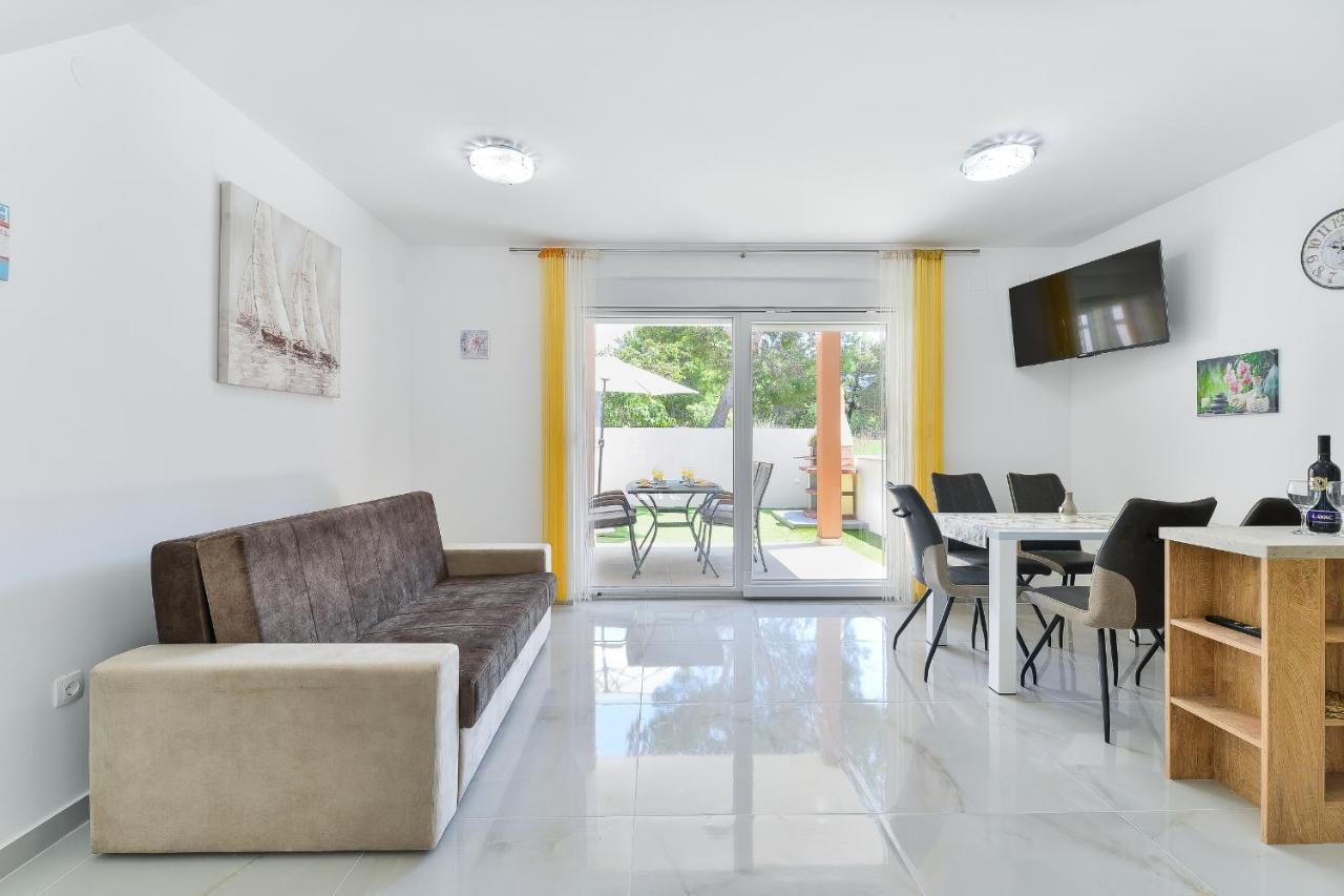 Cascada Villas With Private Jacuzzi And Private Parking ستاريغغاد باكلينتسا المظهر الخارجي الصورة