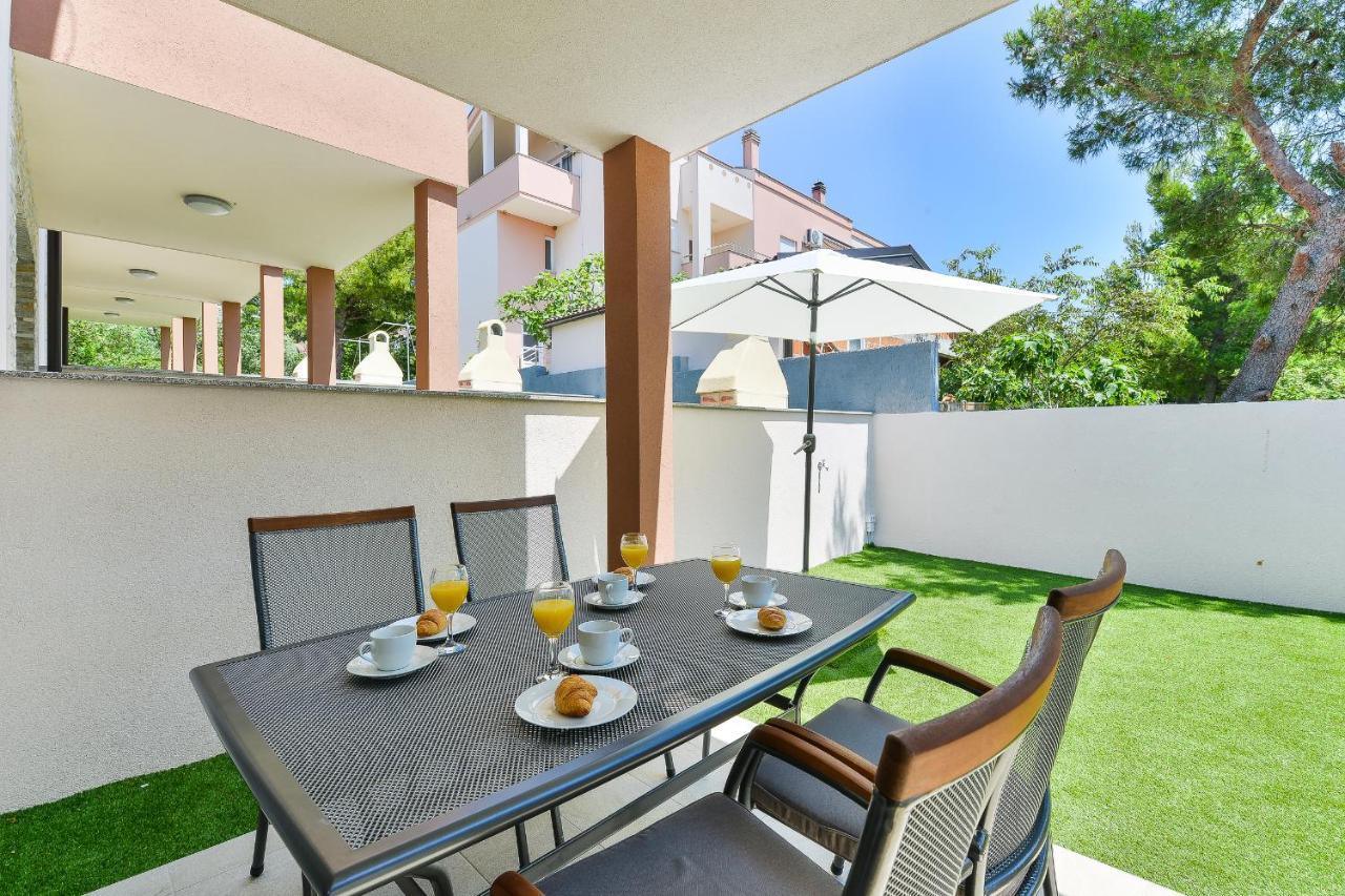Cascada Villas With Private Jacuzzi And Private Parking ستاريغغاد باكلينتسا المظهر الخارجي الصورة