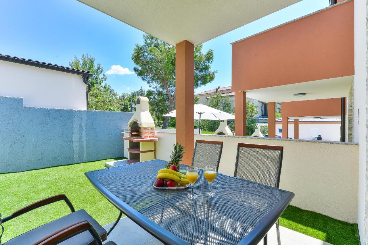 Cascada Villas With Private Jacuzzi And Private Parking ستاريغغاد باكلينتسا المظهر الخارجي الصورة