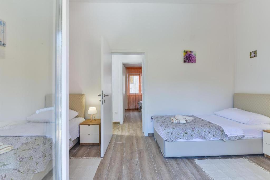 Cascada Villas With Private Jacuzzi And Private Parking ستاريغغاد باكلينتسا المظهر الخارجي الصورة